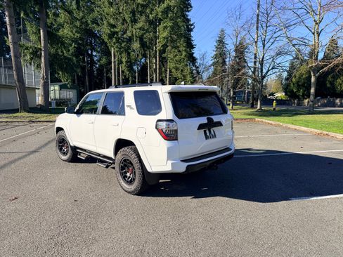 Used 2023 Toyota 4Runner TRD Off-Road Premium image 4
