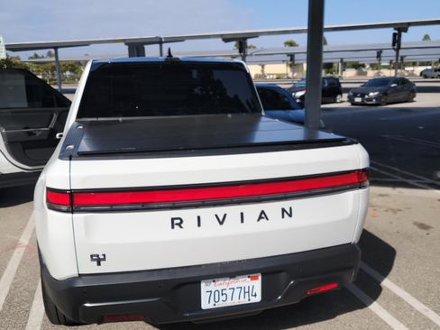 Used 2025 Rivian R1T Adventure AWD/4WD image 4