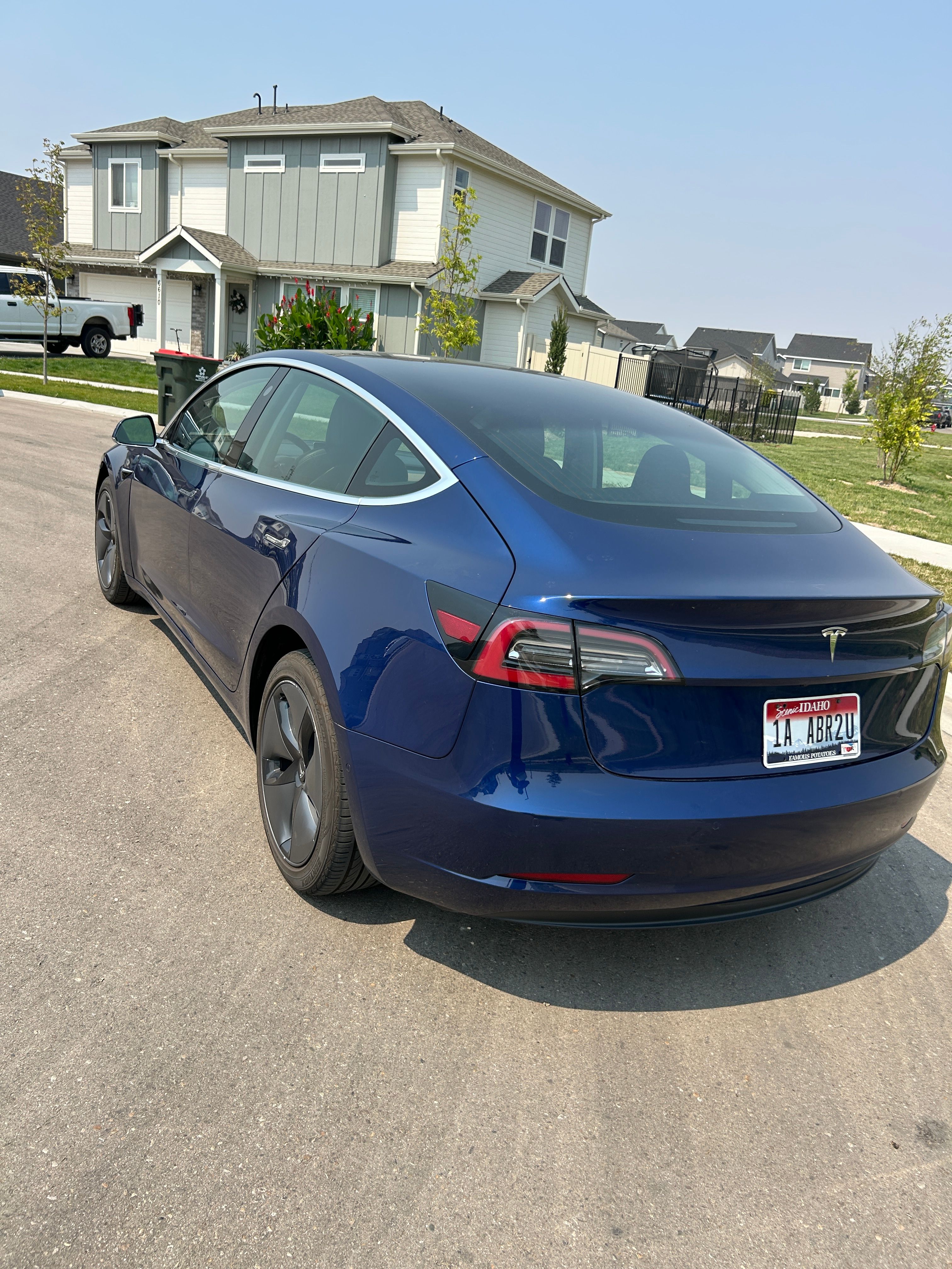 Used 2019 Tesla Model 3 Mid Range RWD image 8