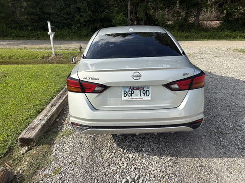 Used 2024 Nissan Altima 2.5 SV FWD image 5