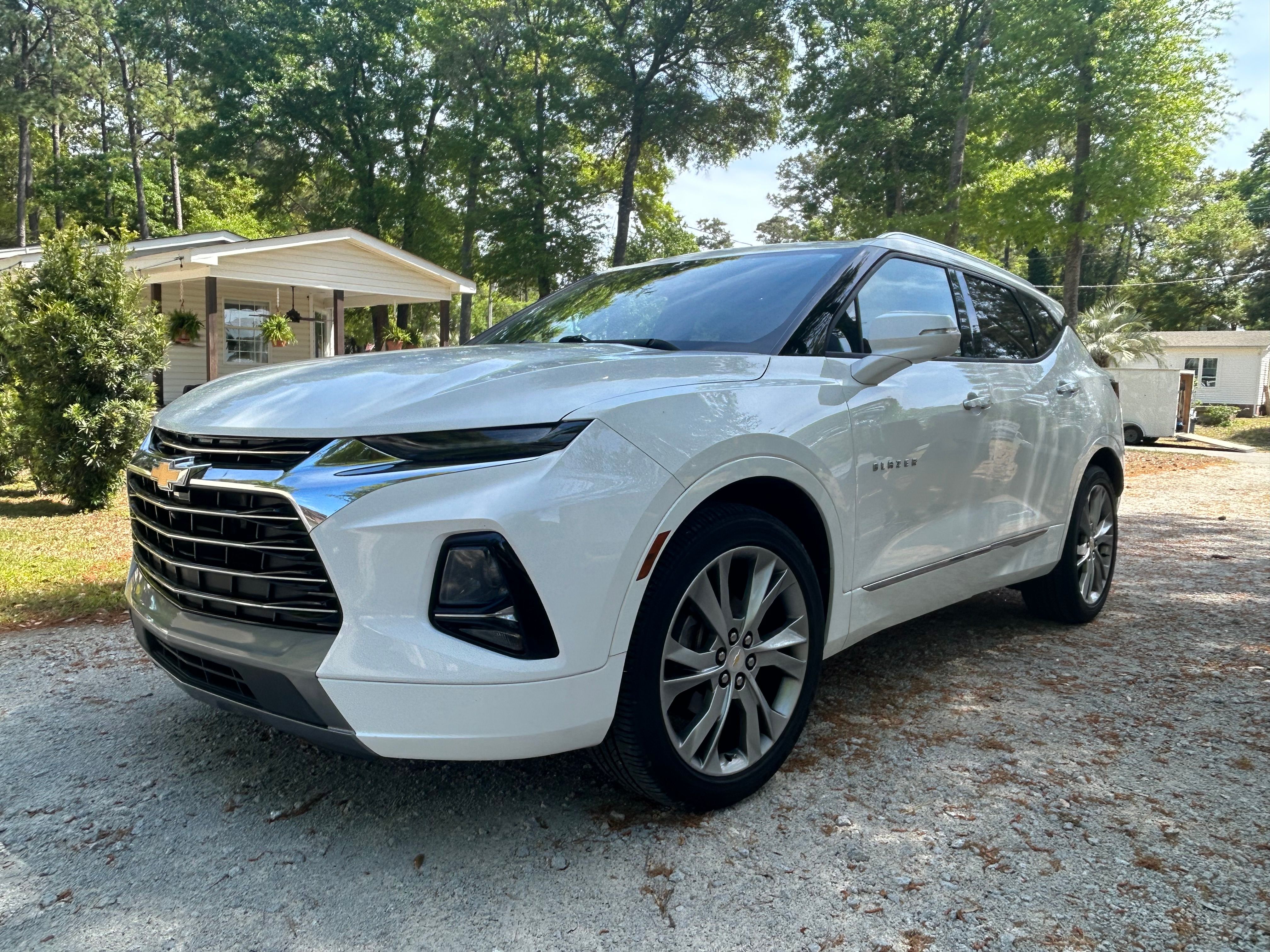 Used 2019 Chevrolet Blazer Premier w/ Sun and Wheels Package FWD image 1