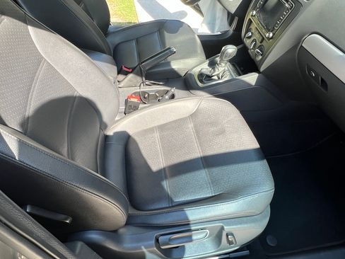Used 2013 Volkswagen Jetta SE image 4