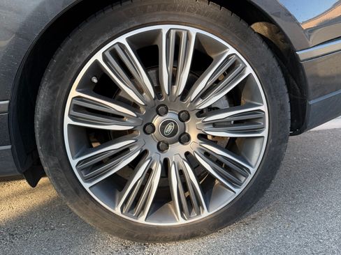 Used 2020 Land Rover Range Rover Autobiography image 17