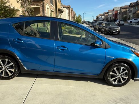 Used 2018 Toyota Prius C Two image 10