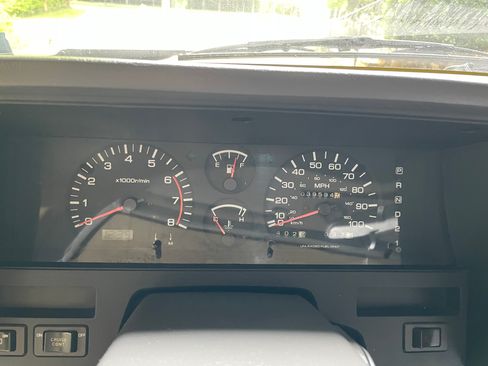 Used 1993 Nissan Pathfinder XE AWD/4WD image 9