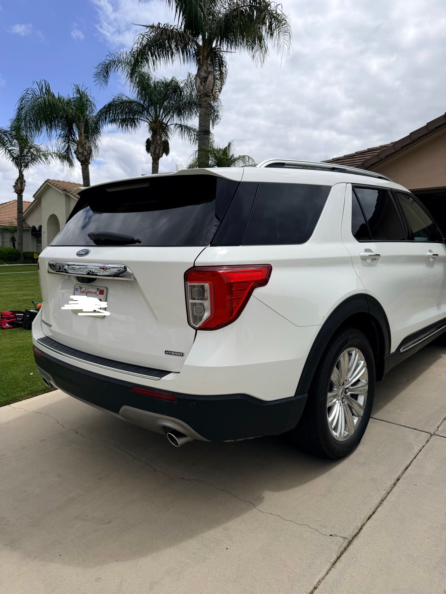 Used 2022 Ford Explorer Limited w/ Hybrid Equipment Group 310A RWD image 9