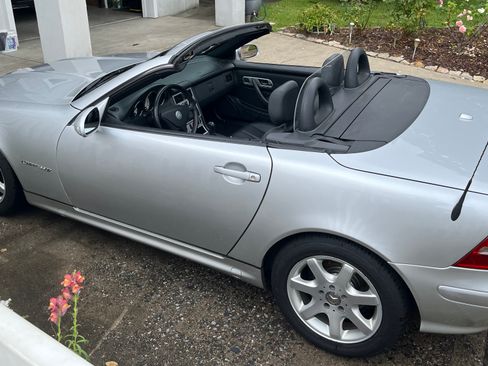 Used 2003 Mercedes-Benz SLK 230 image 2