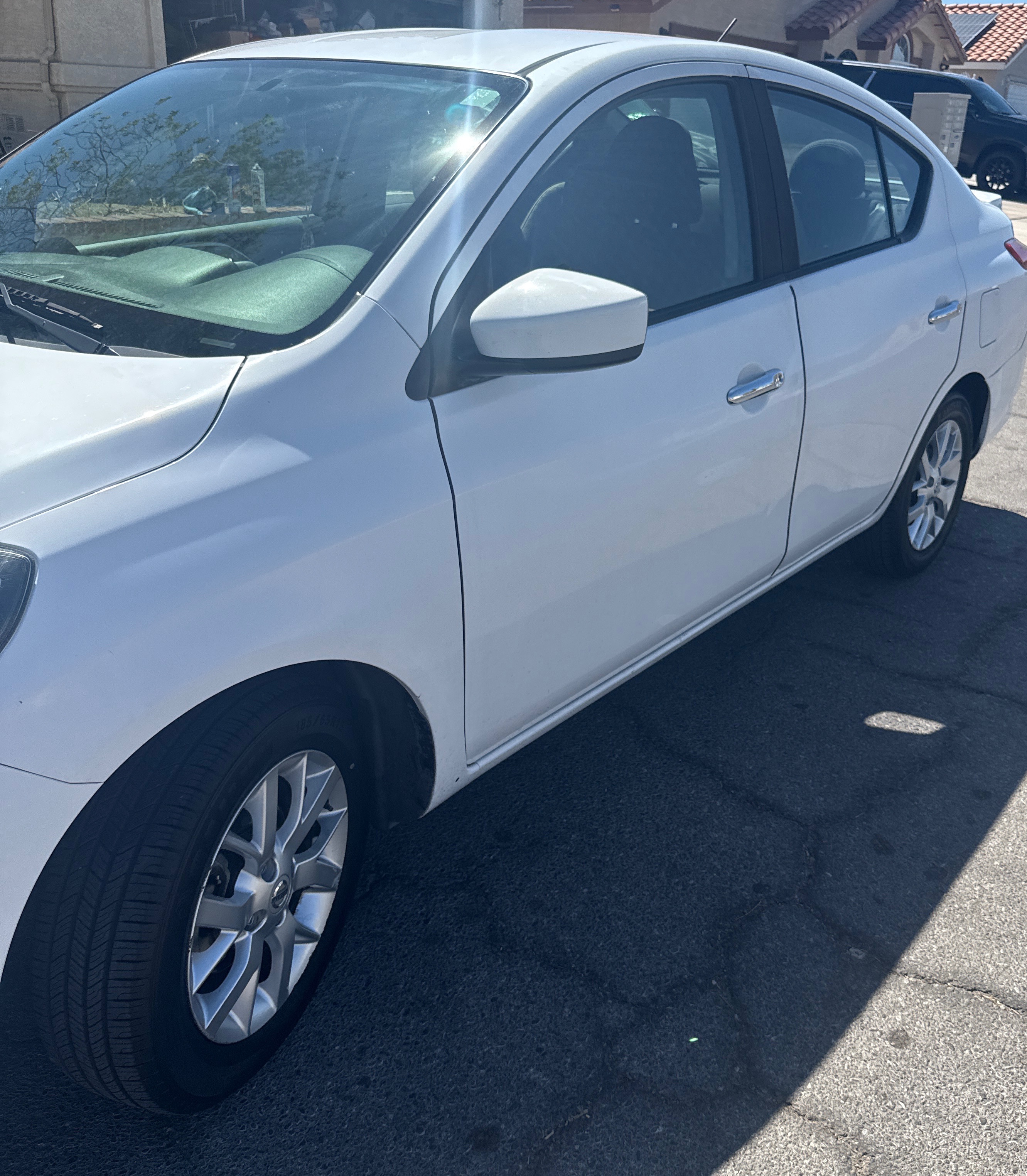 Used 2018 Nissan Versa SV w/ SV Special Edition FWD image 4