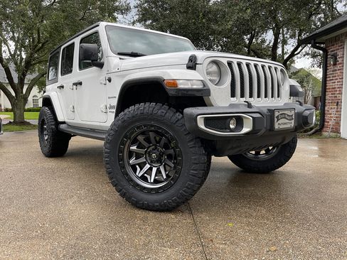 Used 2019 Jeep Wrangler Unlimited Sahara image 1