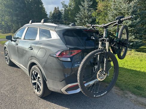 Used 2023 Kia Sportage EX image 4