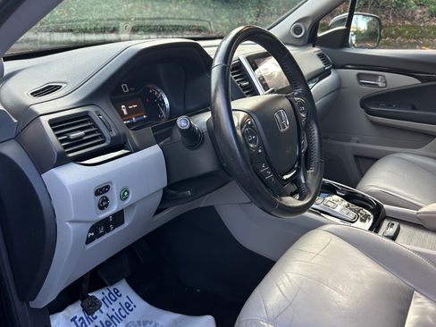 Used 2016 Honda Pilot Touring image 9