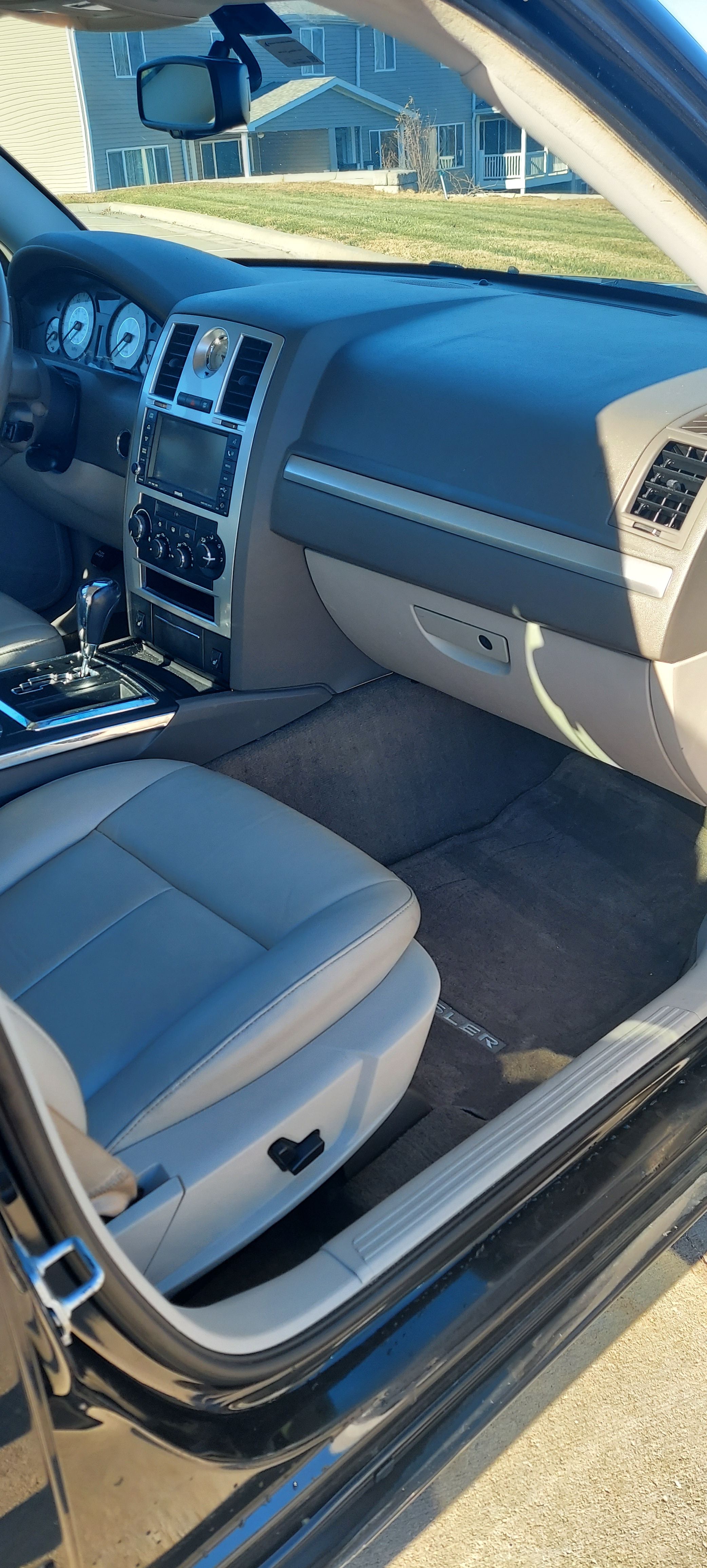Used 2009 Chrysler 300 Touring RWD image 18