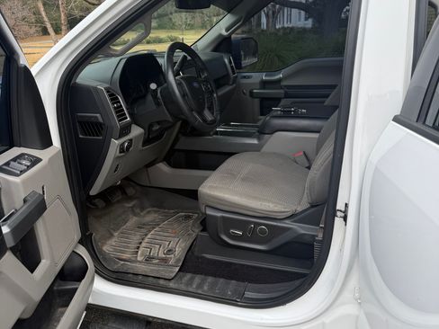 Used 2017 Ford F150 XLT w/ Equipment Group 302A Luxury AWD/4WD image 8