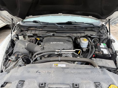 Used 2018 RAM 2500 Tradesman w/ Chrome Appearance Group AWD/4WD image 11
