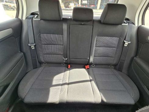 Used 2011 Volkswagen Golf 4-Door image 10