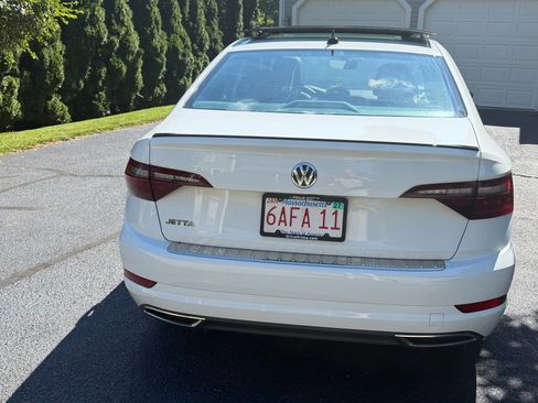 Used 2021 Volkswagen Jetta R-Line w/ R-Line Cold Weather Package image 8