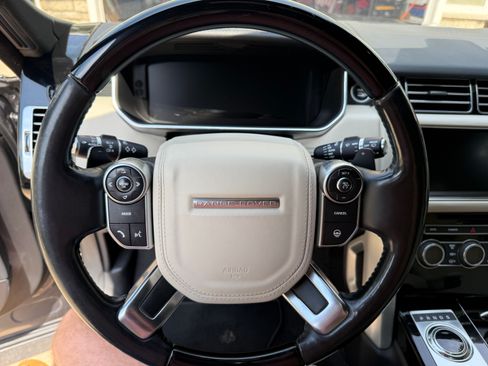 Used 2017 Land Rover Range Rover HSE image 17