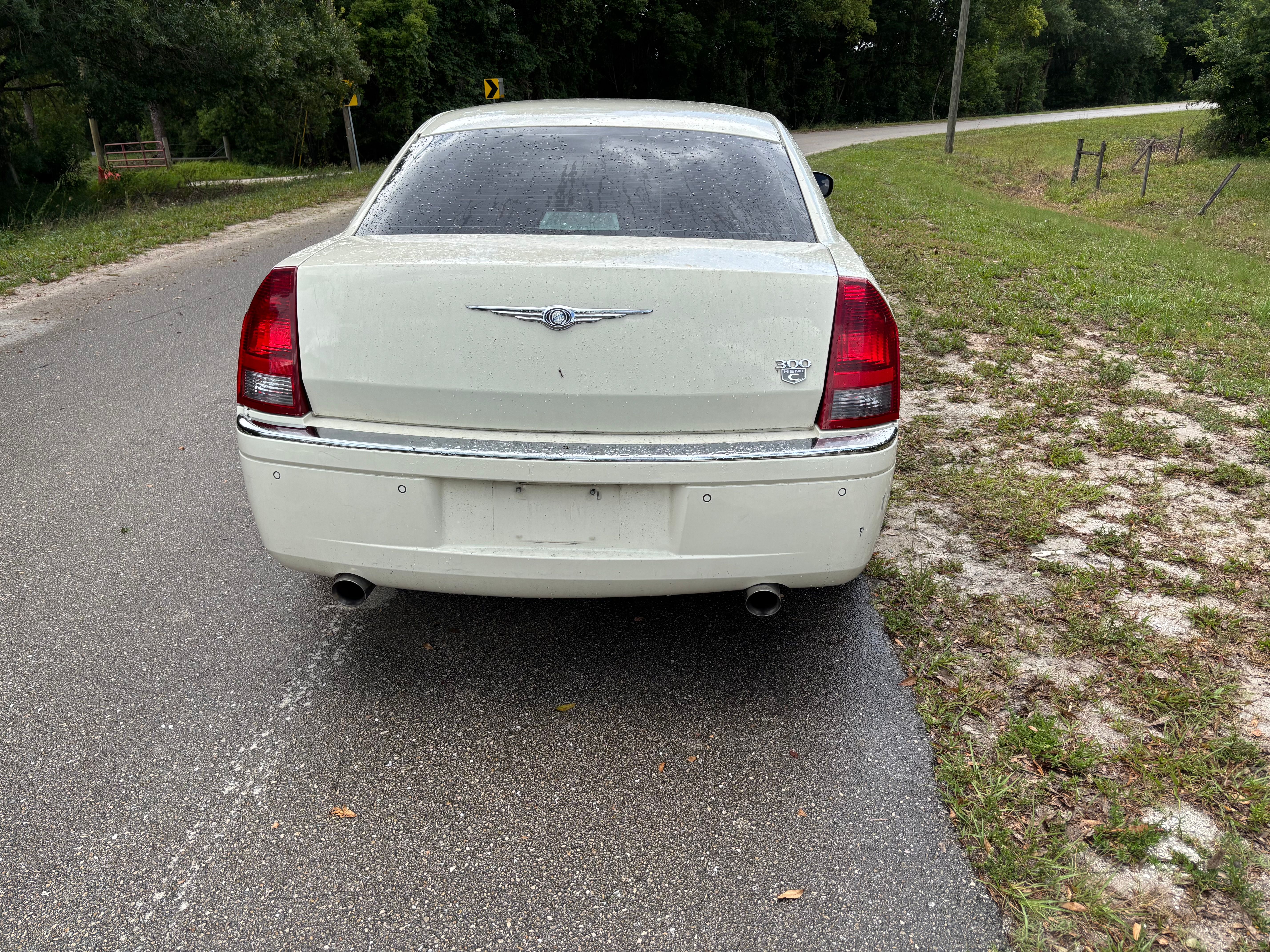 Used 2005 Chrysler 300 C w/ Protection Group II RWD image 6