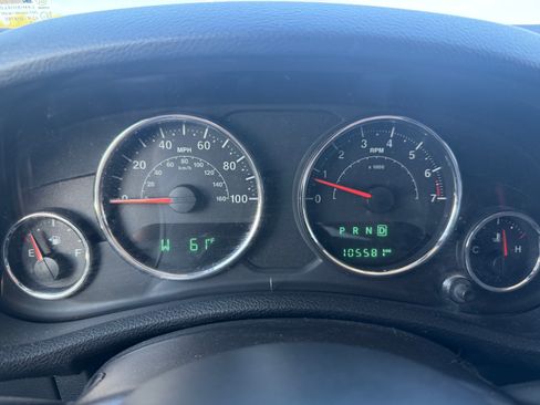 Used 2015 Jeep Wrangler Unlimited Sahara image 11