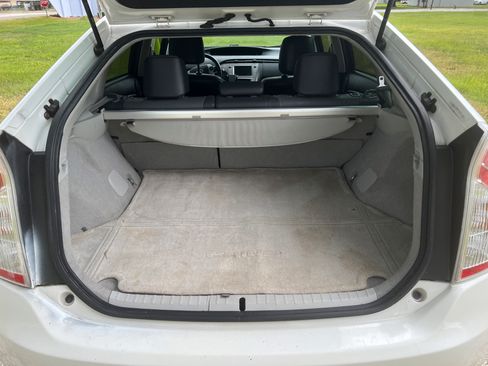Used 2012 Toyota Prius Four w/ Deluxe Solar Roof Pkg FWD image 19