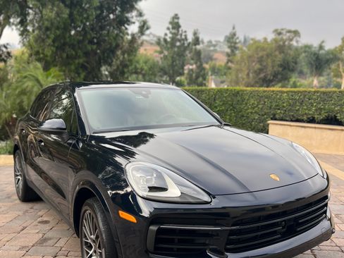 Used 2021 Porsche Cayenne AWD/4WD image 2