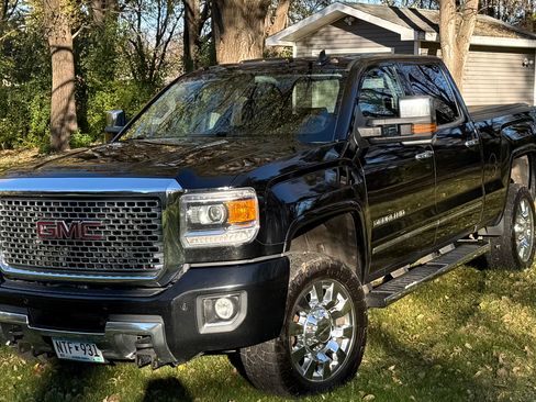 Used 2016 GMC Sierra 2500 Denali w/ Duramax Plus Package image 17