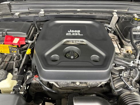 Used 2021 Jeep Wrangler Rubicon w/ Cold Weather Group image 17