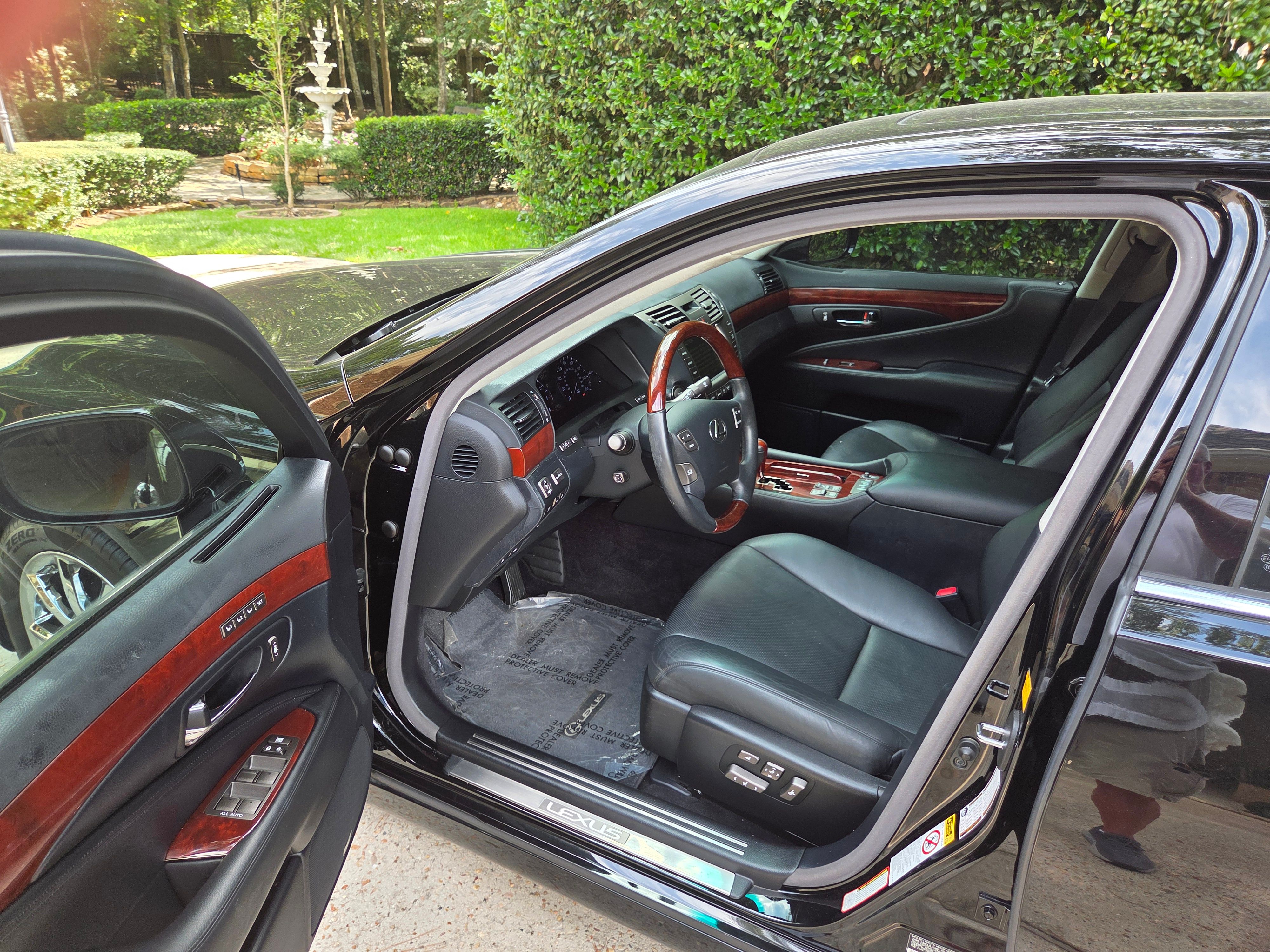 Used 2007 Lexus LS 460 L w/ Luxury Pkg RWD image 11