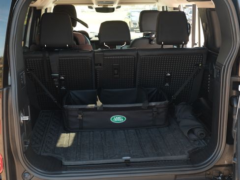 Used 2023 Land Rover Defender 110 S image 15