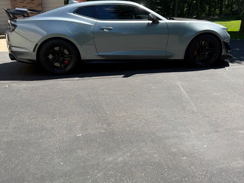 Used 2023 Chevrolet Camaro ZL1 RWD image 2