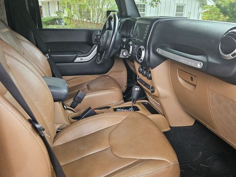 Used 2015 Jeep Wrangler Unlimited Sahara w/ Dual Top Group image 10