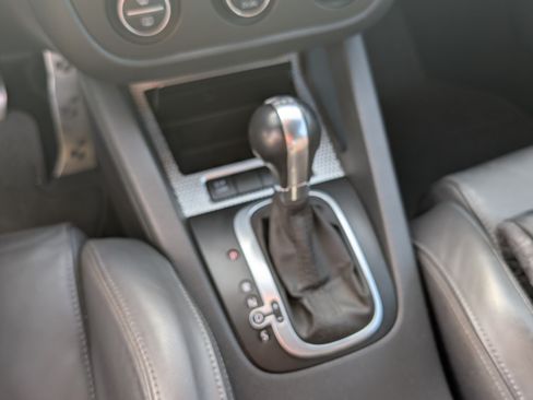 Used 2008 Volkswagen R32 image 9