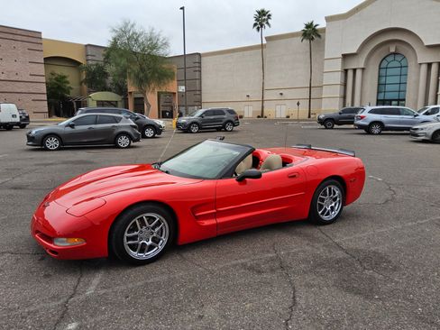 Used 1998 Chevrolet Corvette Convertible image 4