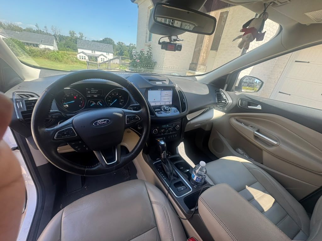 Used 2017 Ford Escape Titanium w/ Equipment Group 301A AWD/4WD image 6