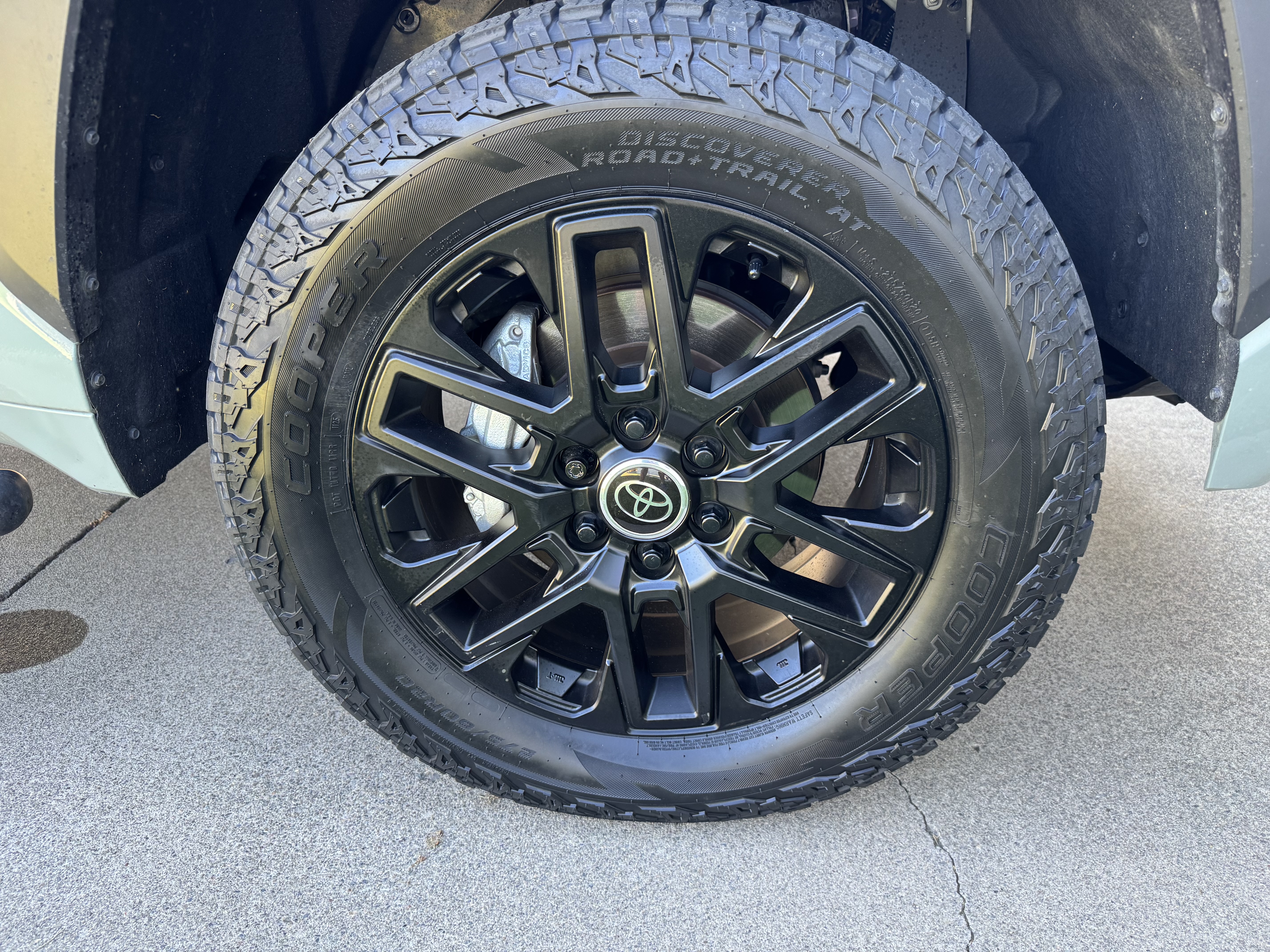 Used 2024 Toyota Tundra Limited AWD/4WD image 19