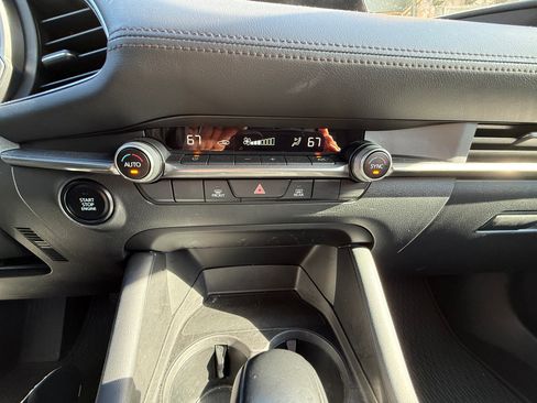 Used 2022 MAZDA MAZDA3 s image 16