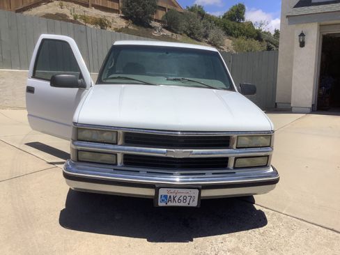 Used 1998 Chevrolet Silverado 1500 2WD Regular Cab w/ Preferred Equipment Group 2 image 4