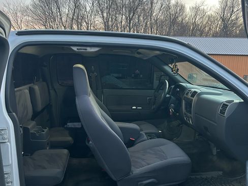 Used 2004 Chevrolet Colorado 2WD Extended Cab w/ Comfort Convenience Package image 5