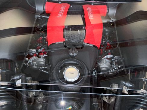 Used 2022 Ferrari F8 Tributo image 15