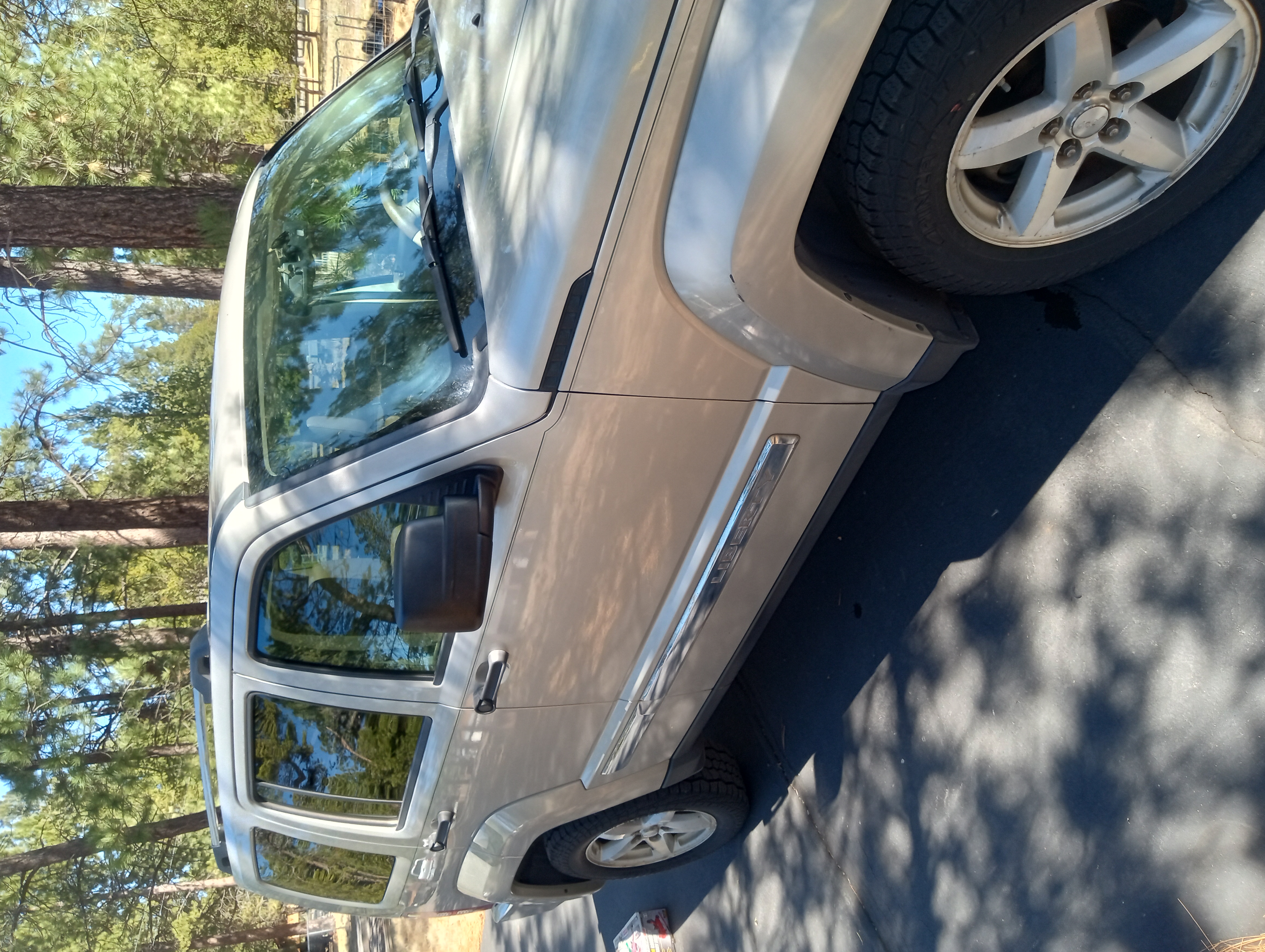 Used 2008 Jeep Liberty Limited w/ Premium Group II AWD/4WD image 2