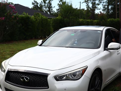 Used 2014 INFINITI Q50 Premium w/ Technology Package RWD image 5