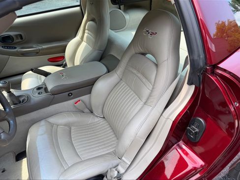 Used 2003 Chevrolet Corvette Coupe w/ Preferred Equipment Group RWD image 4