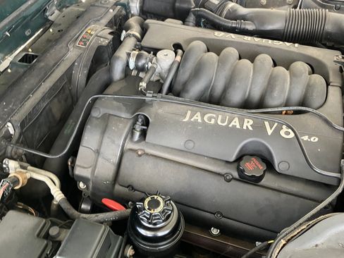 Used 1998 Jaguar XJ8 RWD image 2