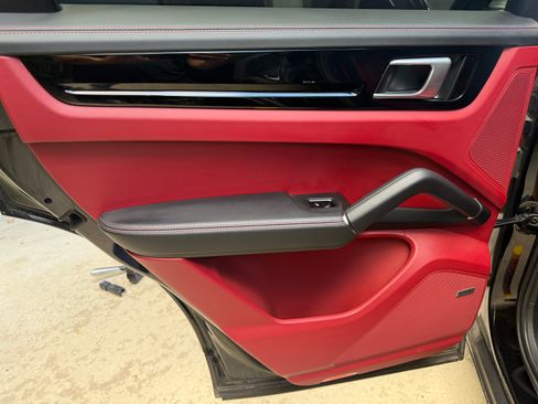 Used 2021 Porsche Cayenne GTS AWD/4WD image 26