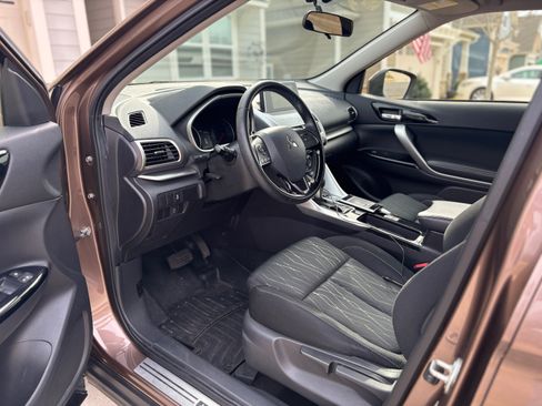 Used 2018 Mitsubishi Eclipse Cross SE image 9