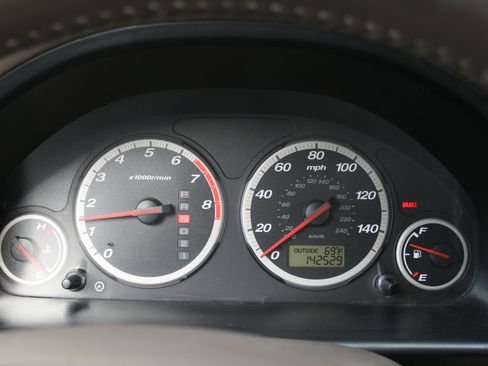 Used 2005 Honda CR-V EX image 12