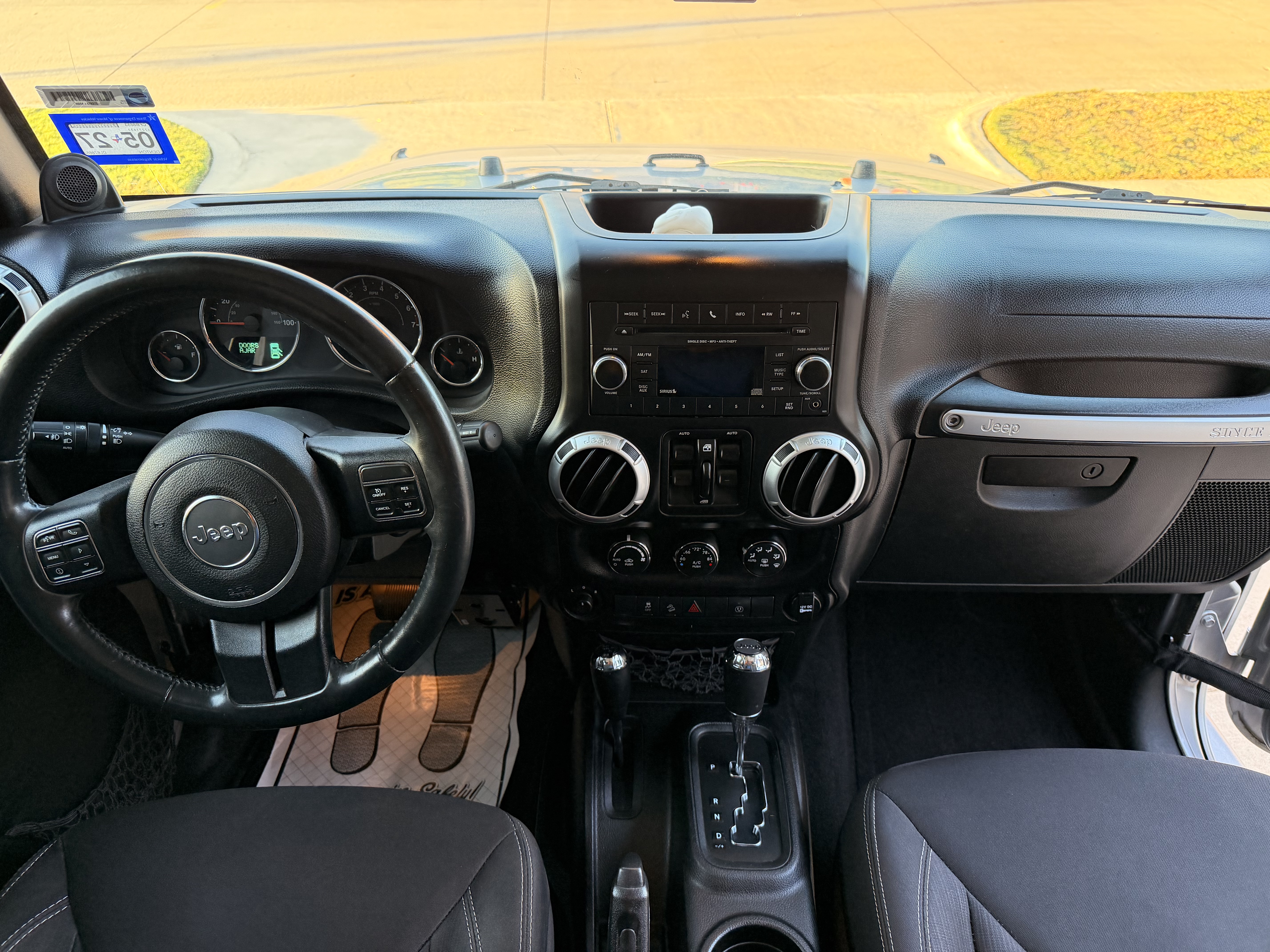 Used 2013 Jeep Wrangler Unlimited Sahara w/ Connectivity Group AWD/4WD image 11