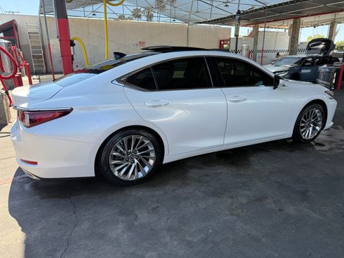 Used 2019 Lexus ES 350 w/ Accessory Package FWD image 10