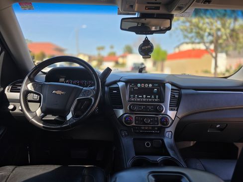 Used 2019 Chevrolet Suburban LT image 10