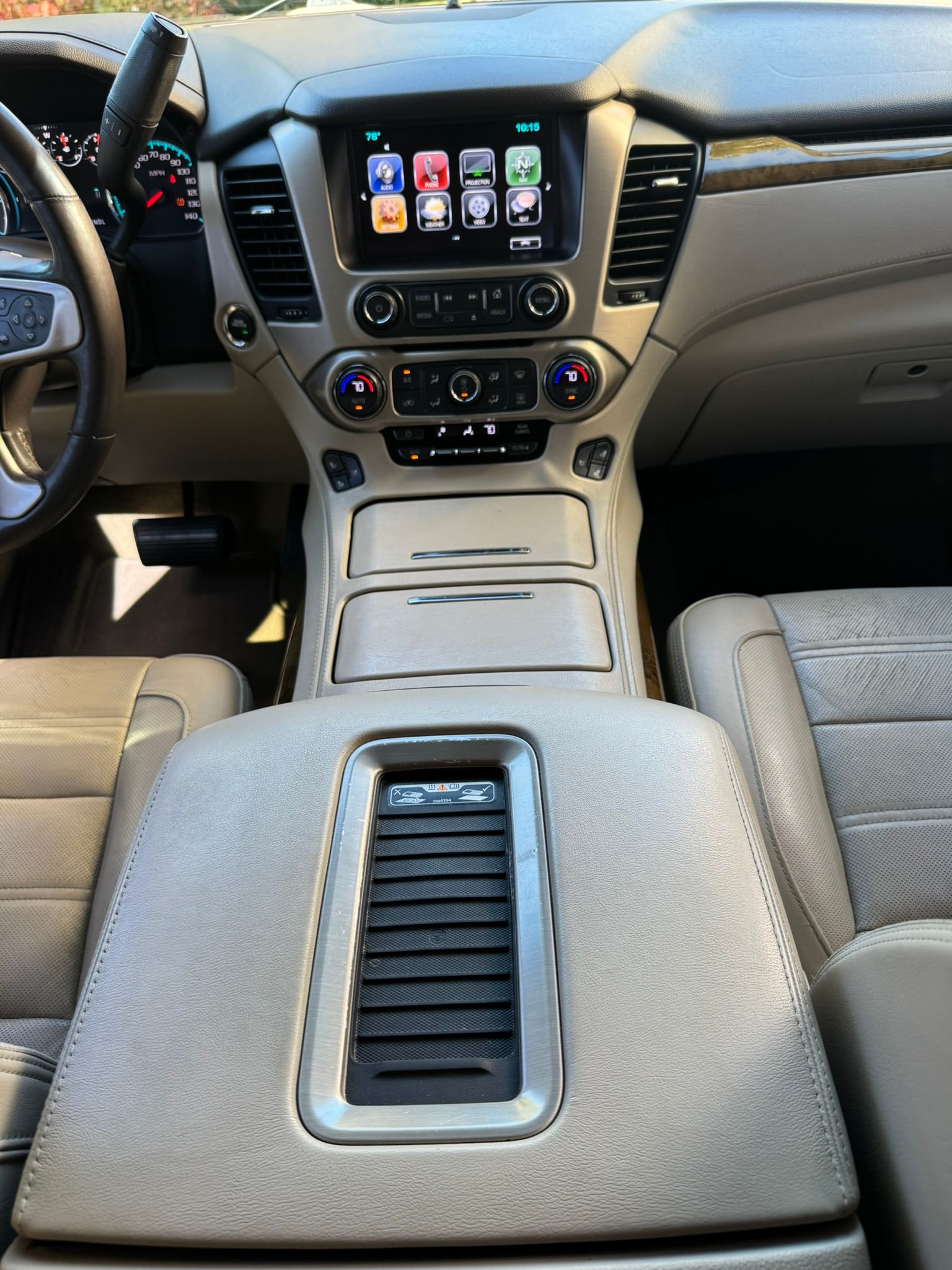 Used 2017 GMC Yukon XL Denali w/ Open Road Package AWD/4WD image 25